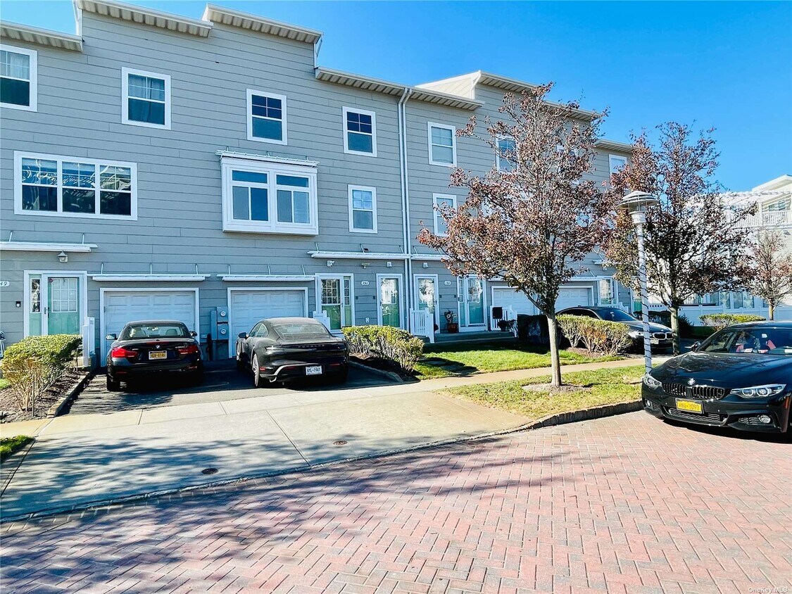 Primary Photo - 151 Ocean Ln