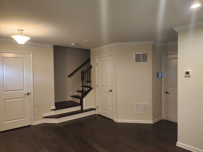 Building Photo - Plaza Midwood Townhome