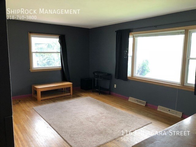 Building Photo - 116 E Niagara St