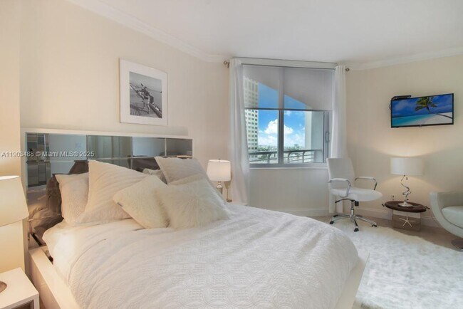 Foto del edificio - 325 S Biscayne Blvd