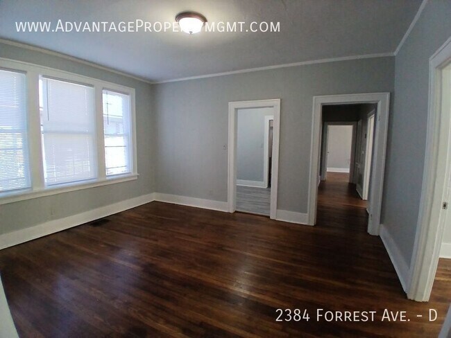 Foto del edificio - 2384 Forrest Ave.-D