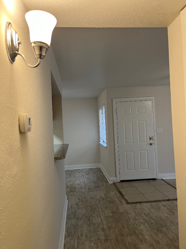 Building Photo - 2885 Winkler Ave