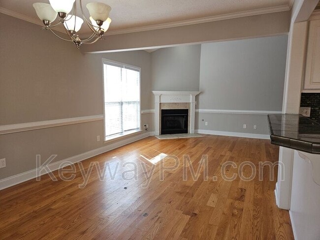 Foto del edificio - 808 Tyler Woods Dr