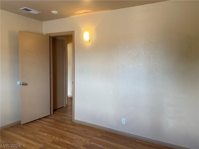 Foto del edificio - 506 Mckellar Cir