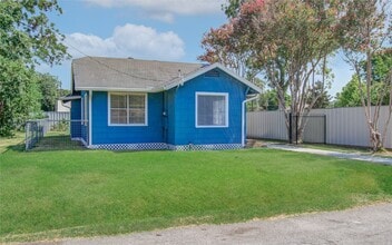 Building Photo - 1108 Kern St