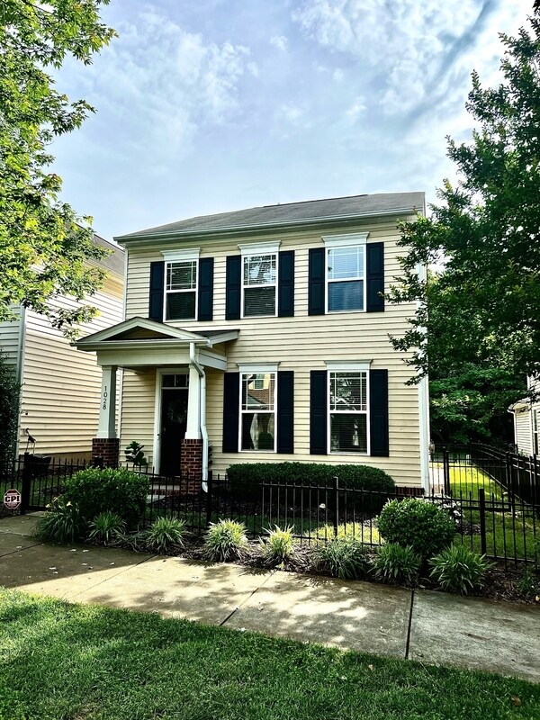 Building Photo - 1028 Ileagnes Rd