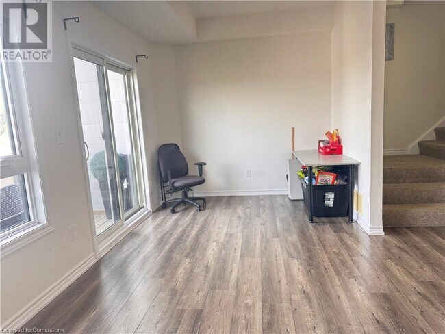 Photo du bâtiment - 1430 Highland Rd W