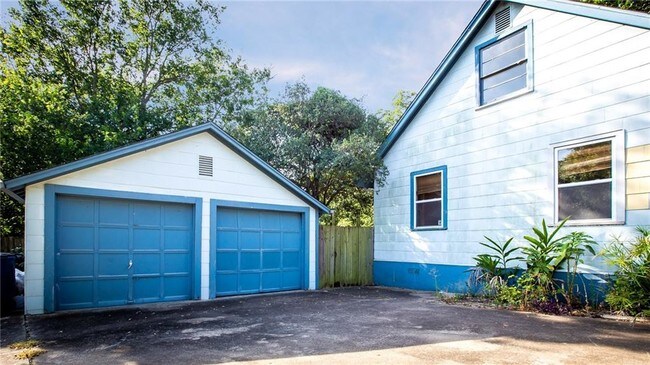 Building Photo - 11603 Tedford St