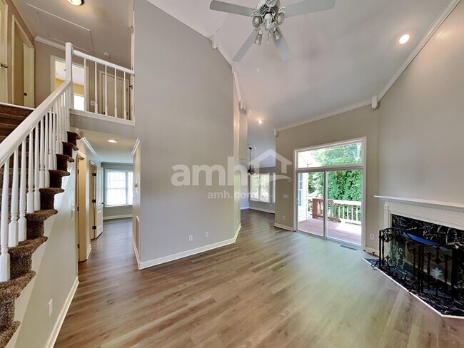 Foto del edificio - 1423 Shoreside Dr