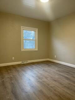 Building Photo - 916 S Creve Coeur Ave