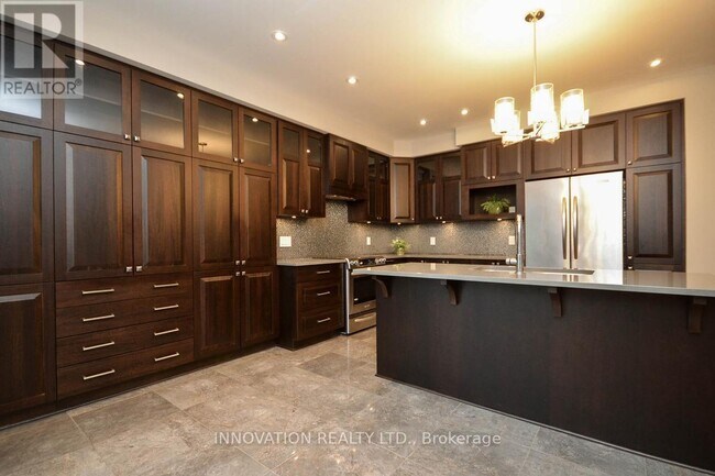 Photo du bâtiment - 141 Highbury Park Dr