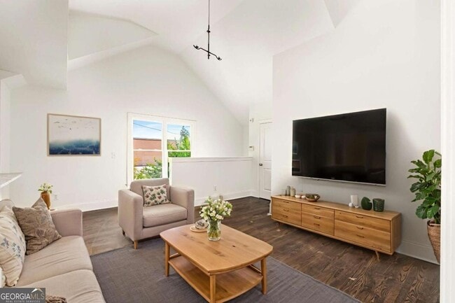 Building Photo - 94 Lucy St SE