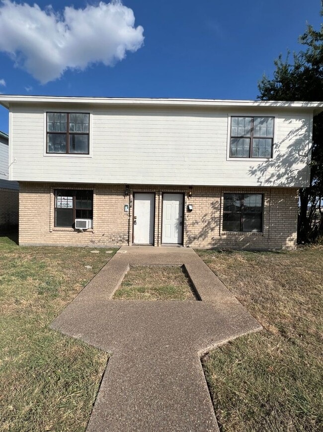 Building Photo - 2840 Burnett Ave