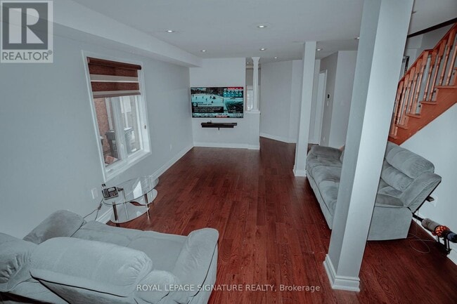 Building Photo - 945 Mandolin Pl