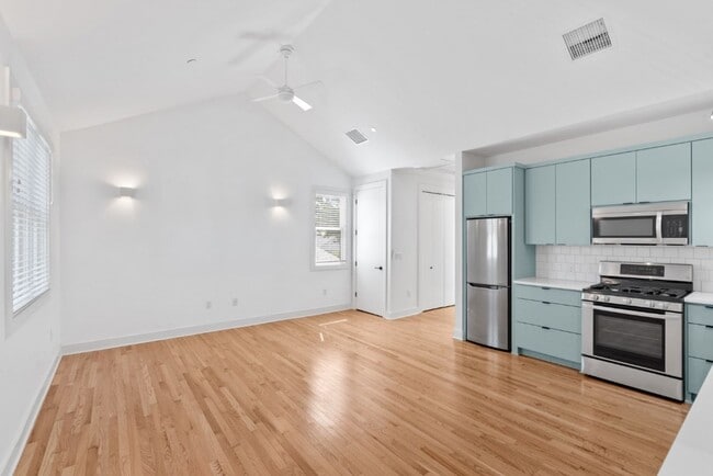 Building Photo - 4006 Avenue C