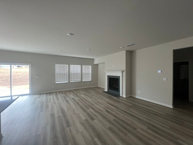 Foto del edificio - 5897 Hackberry Ln