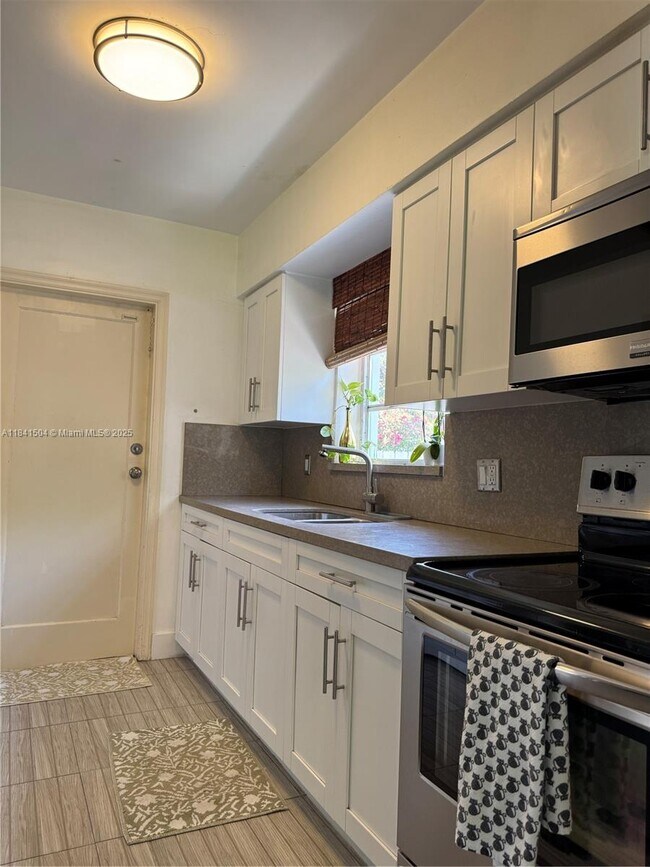 Foto del edificio - 2175 SW 26th St