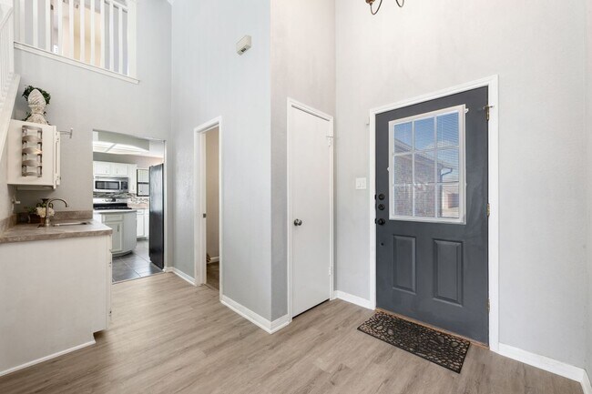 Building Photo - 2109 Boxwood Path