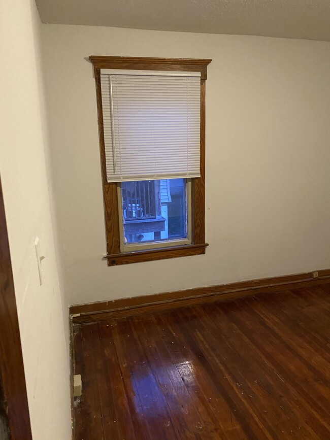 Bedroom 1 - 30 Carlisle St