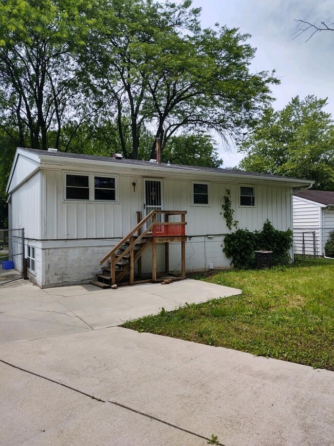 Building Photo - 1060 Fairwood Ave