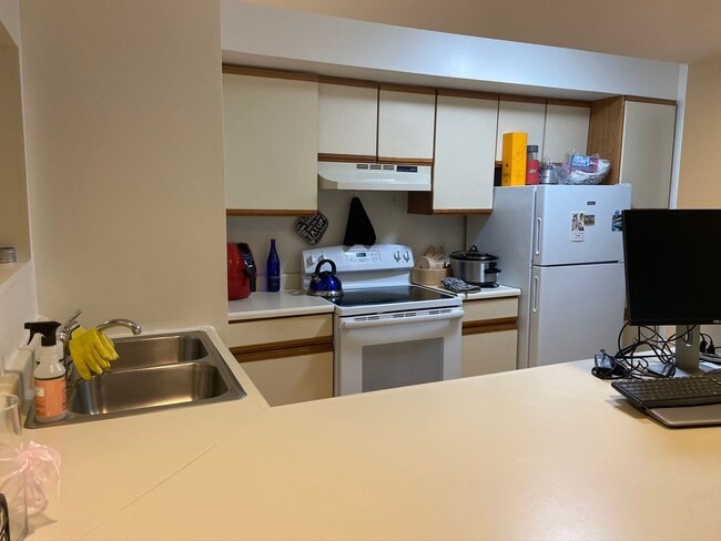 One bedroom condo at Ivy Place - One bedroom condo at Ivy Place