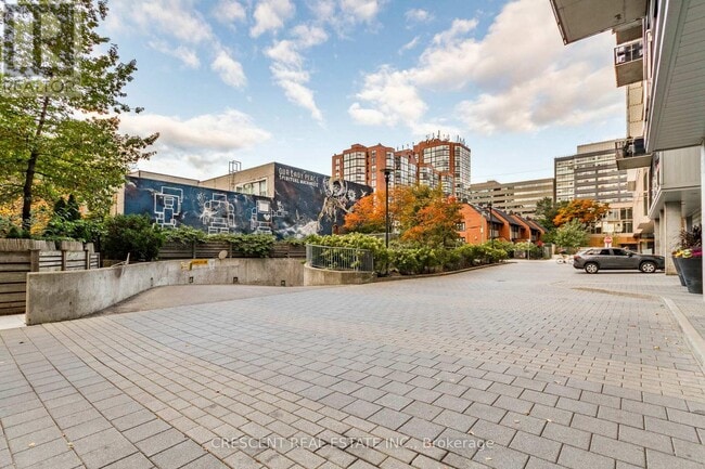 Photo du bâtiment - 60 Bathurst St