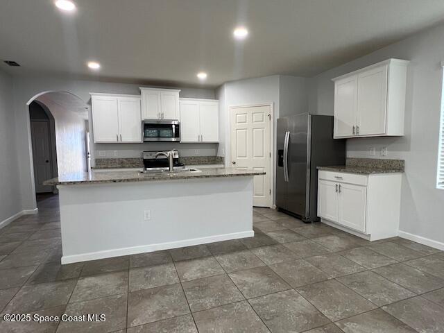 Foto del edificio - 900 Old Country Rd S E