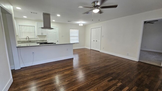 Foto del edificio - 6806 Jay St