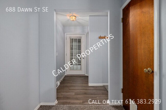 Foto del edificio - 688 Dawn St SE