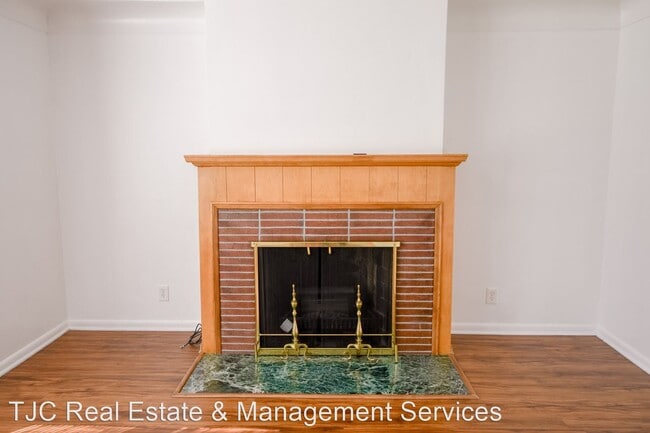Building Photo - 2 br, 1 bath House - 2901 Albion St