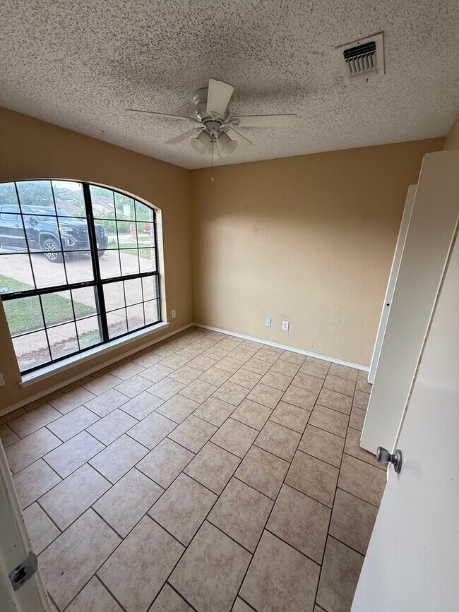 Building Photo - Single-family Home in 76135