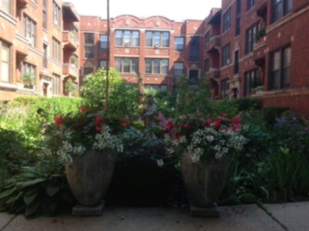 Foto principal - 1126 W Pratt Blvd