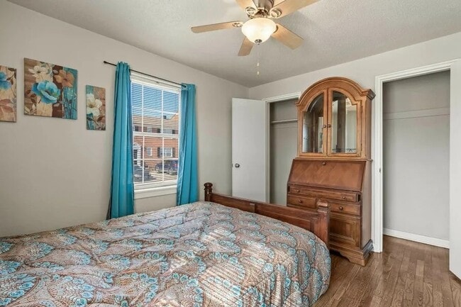 Plaza Hill Manor Apartments - Plaza Hill Manor