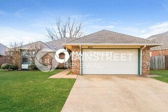 Building Photo - 2425 E Hills Dr