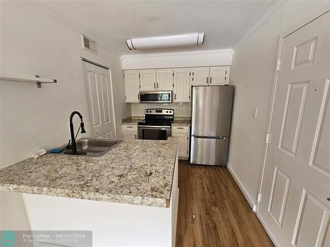 Foto del edificio - 630 S Park Rd