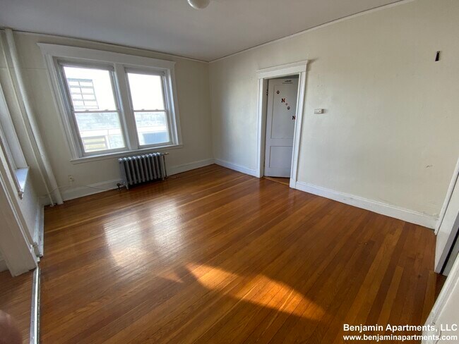 Building Photo - 1191 Boylston St