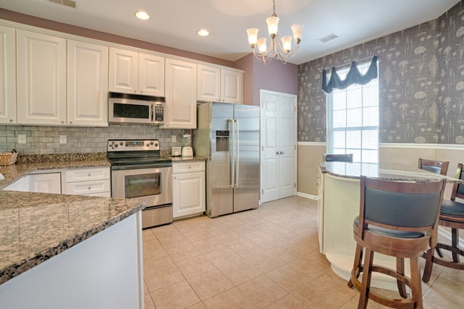 Building Photo - 219 Woodlands Dr