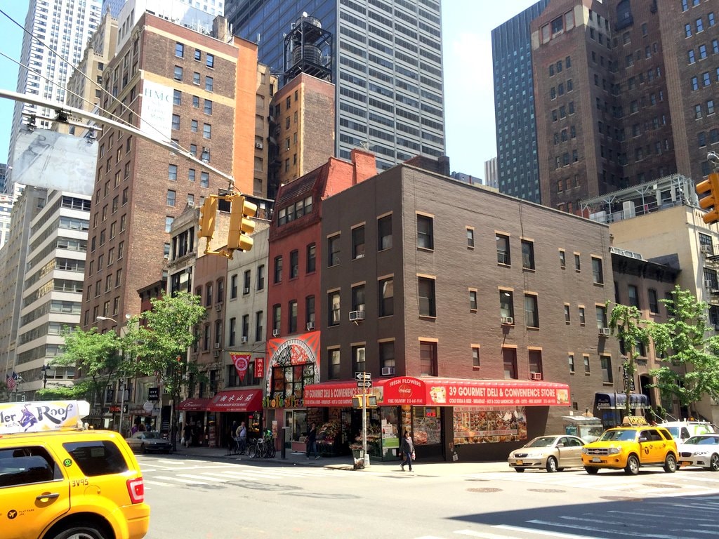 Building Photo - 337 Lexington Ave