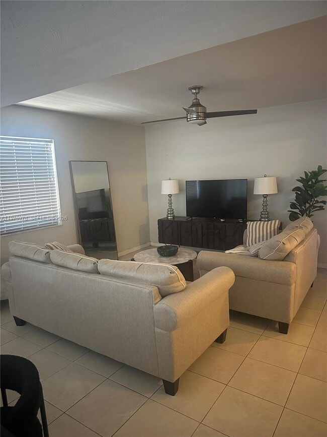 Building Photo - 30 NE 26th St