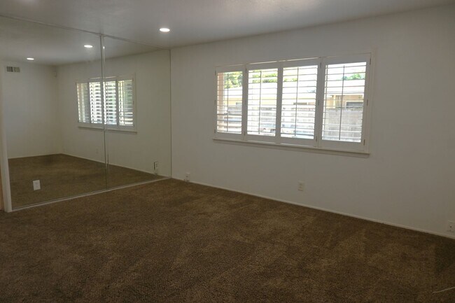 Foto del edificio - Resident Benefit Package Property