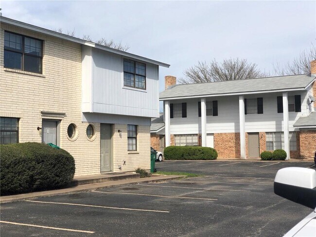 Building Photo - 202 Dahlberg Blvd