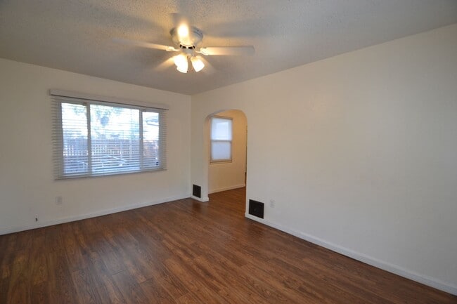 Foto del edificio - 322 Park Ln