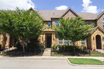 Building Photo - 6267 Blythe Dr