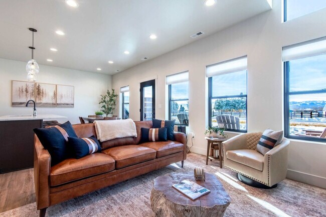 Foto del edificio - 690 Stone Peak Lp