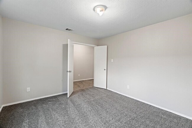 Foto del edificio - 7642 Appleberry Dr