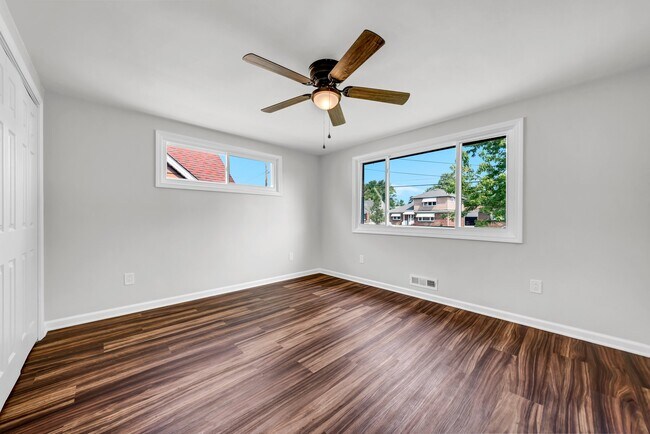 Building Photo - 67 Evergreen Pl