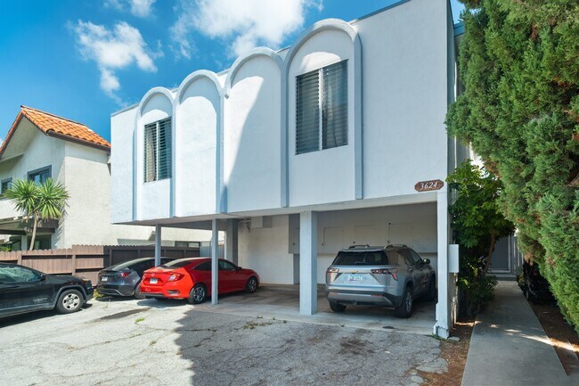 Foto del edificio - 3624 Faris Dr
