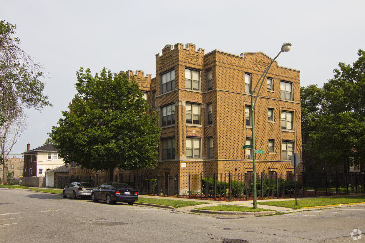 Building Photo - Bryn Mawr Apartments