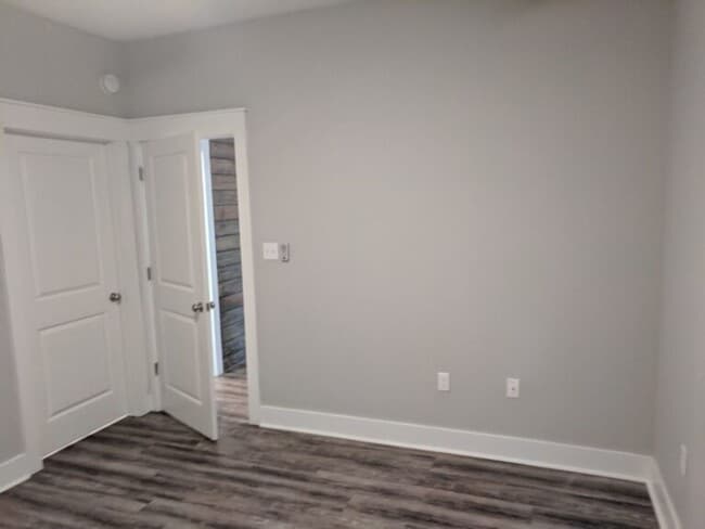 Building Photo - 1 mile to FSU 4 Bedroom 4 Bath - Upscale House