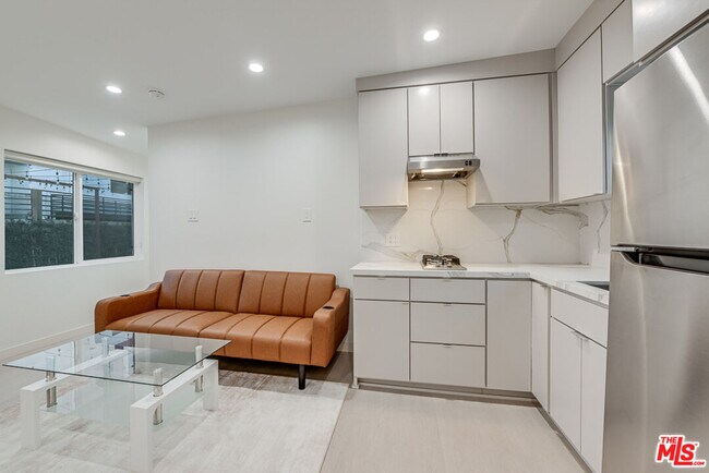 Foto del edificio - 8710 Chalmers Dr